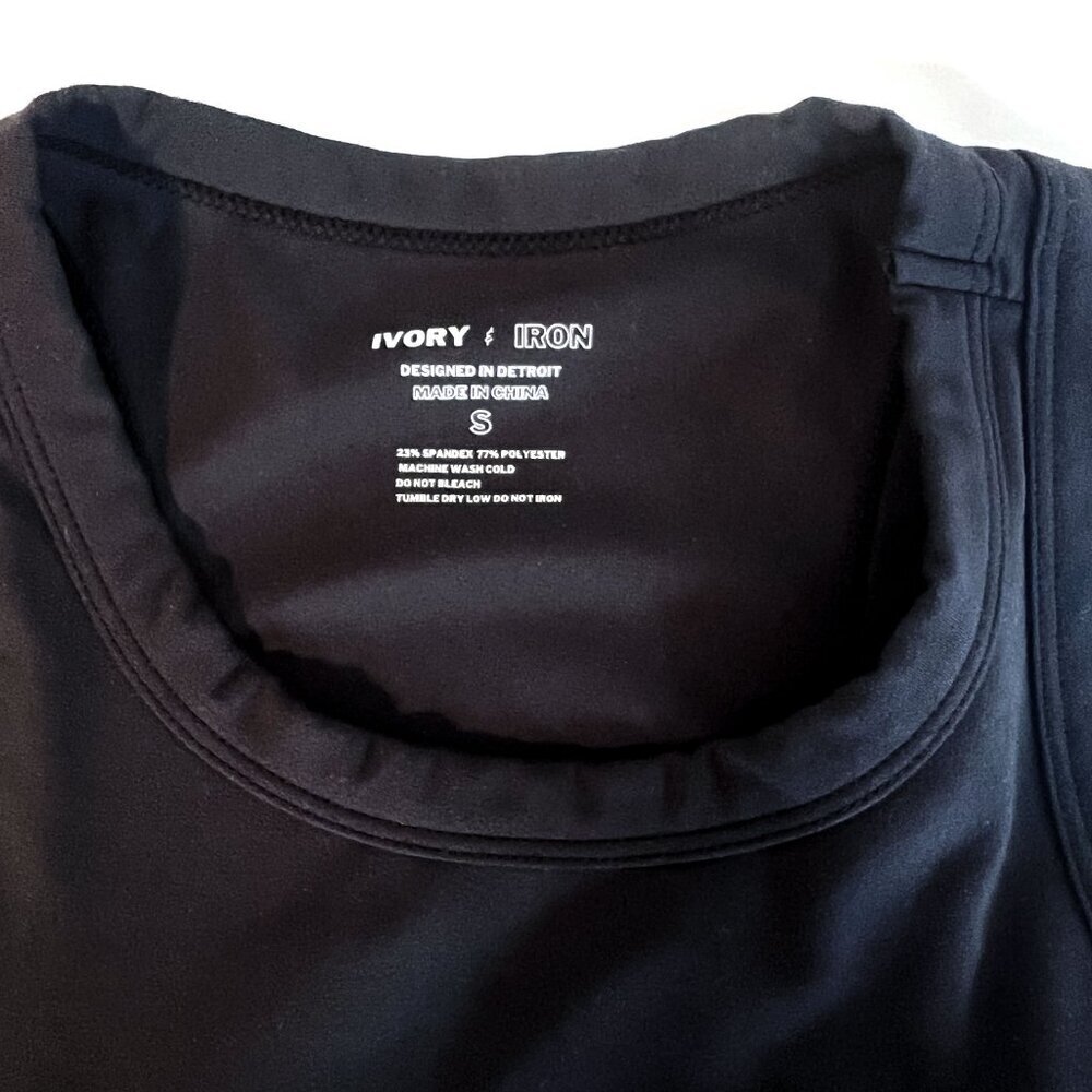 NEW Ivory & Iron Essential Cropped Tank Black Small - Picture 6 of 9